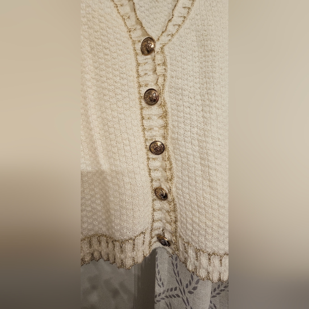 POL (L) Cream Button-Up Cardigan - Picture 2 of 8